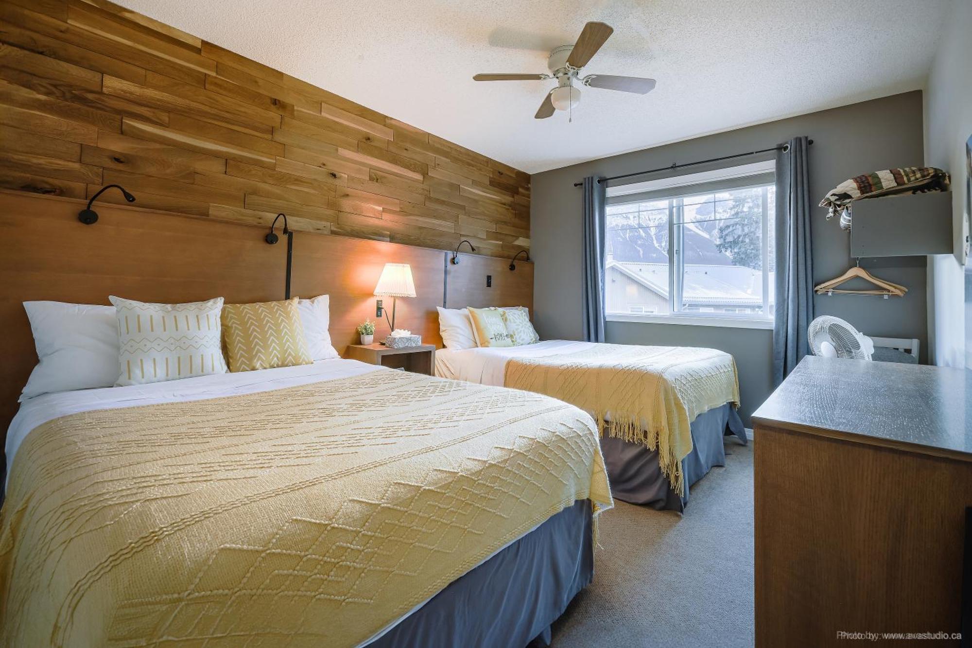 Entire Lovely Townhouse Mountain View! Apartment Canmore