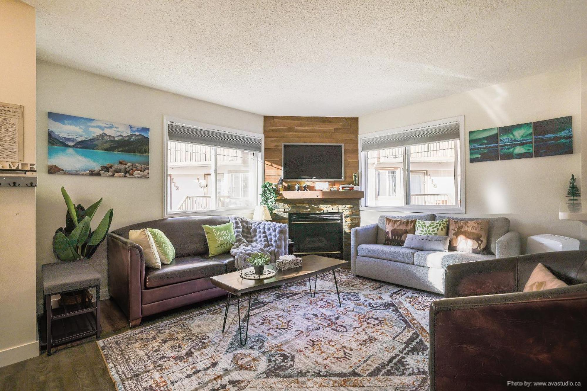 Entire Lovely Townhouse Mountain View! Canmore